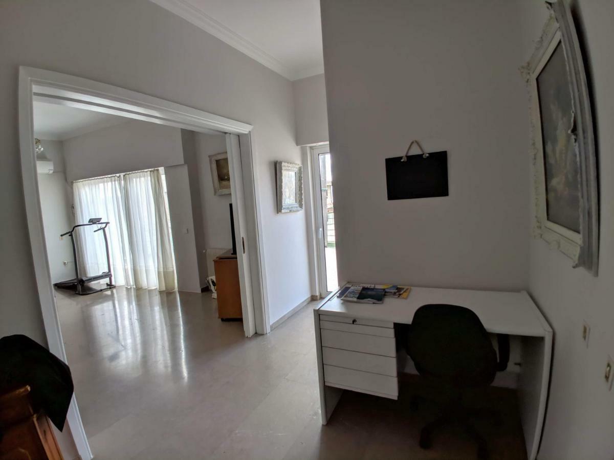 Beach Front Apartment Nea Palatia Exteriör bild